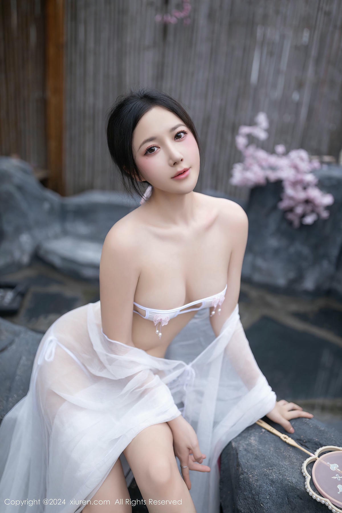 [XiuRen秀人网] No.8927 鱼子酱Fish-道友图库