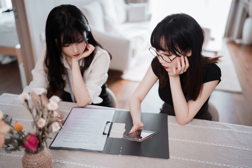 面饼仙儿 No.113-黑丝ol制服双人&凉凉子 – OL百合篇 [51P]-道友图库