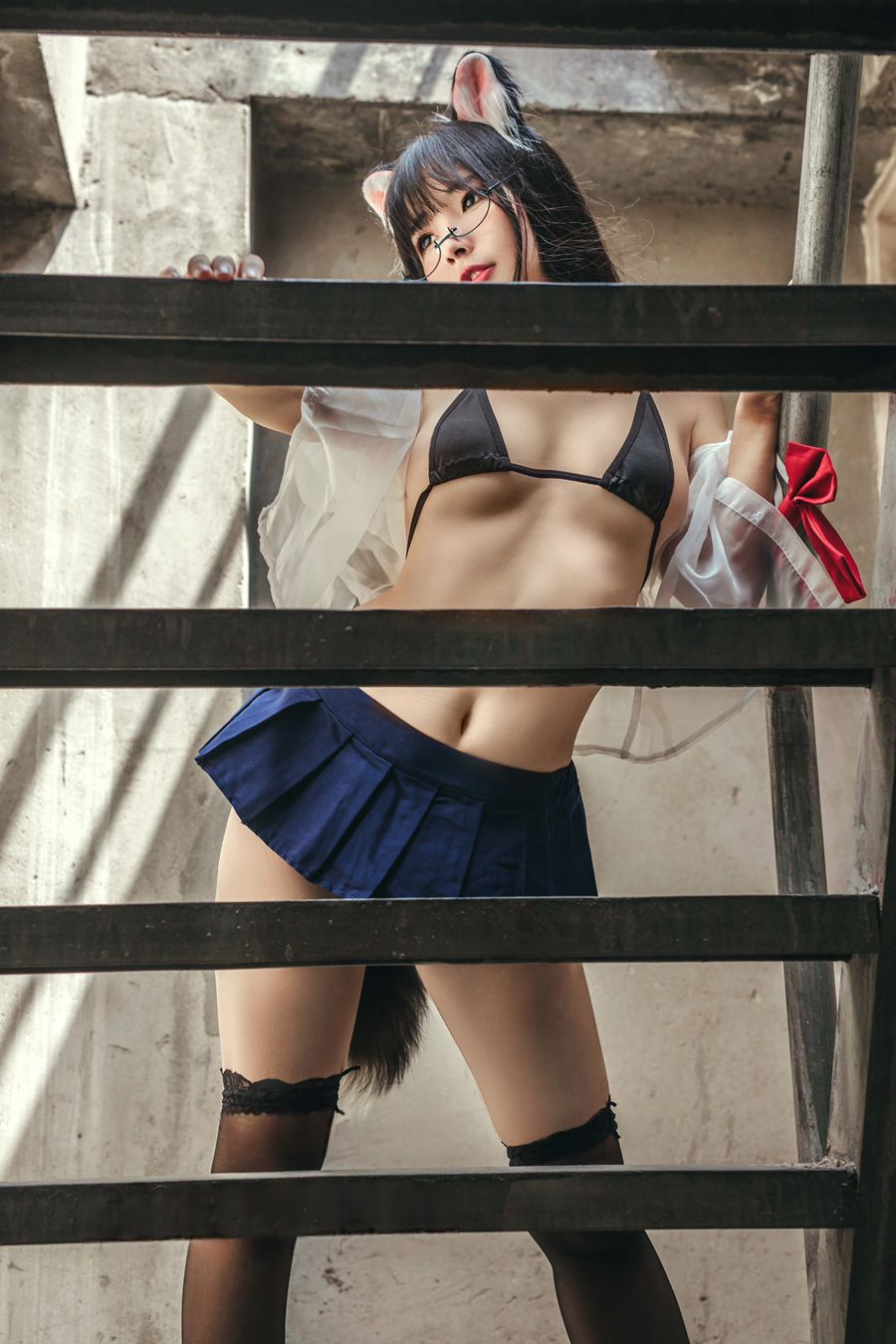 yuuhui玉汇(Kokuhui) No.073 – 天台猫猫+黑犬机器人女友 [32P]-道友图库