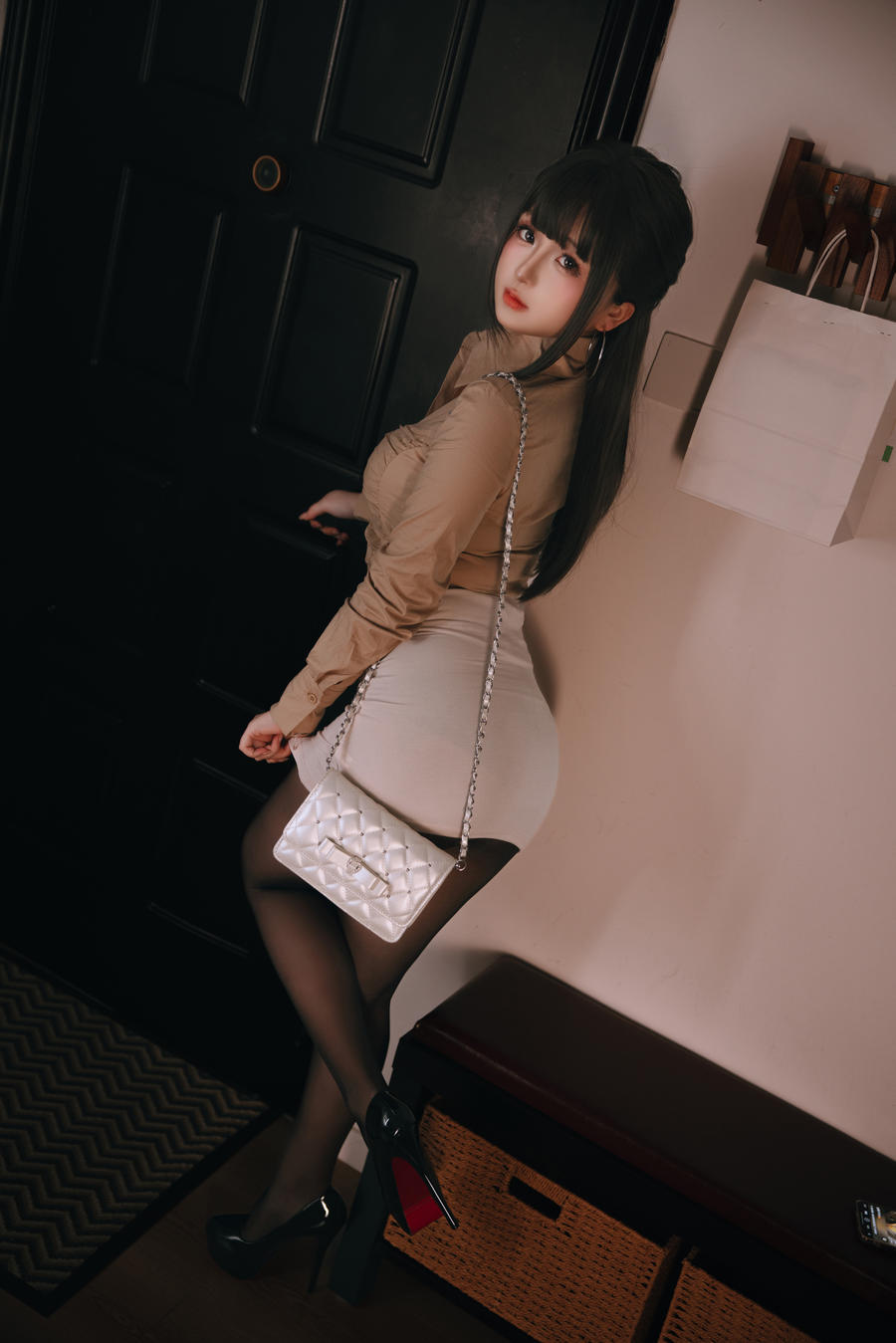椎名莜(日奈娇) No.179 – 醉酒同事 [151P 3V]-道友图库