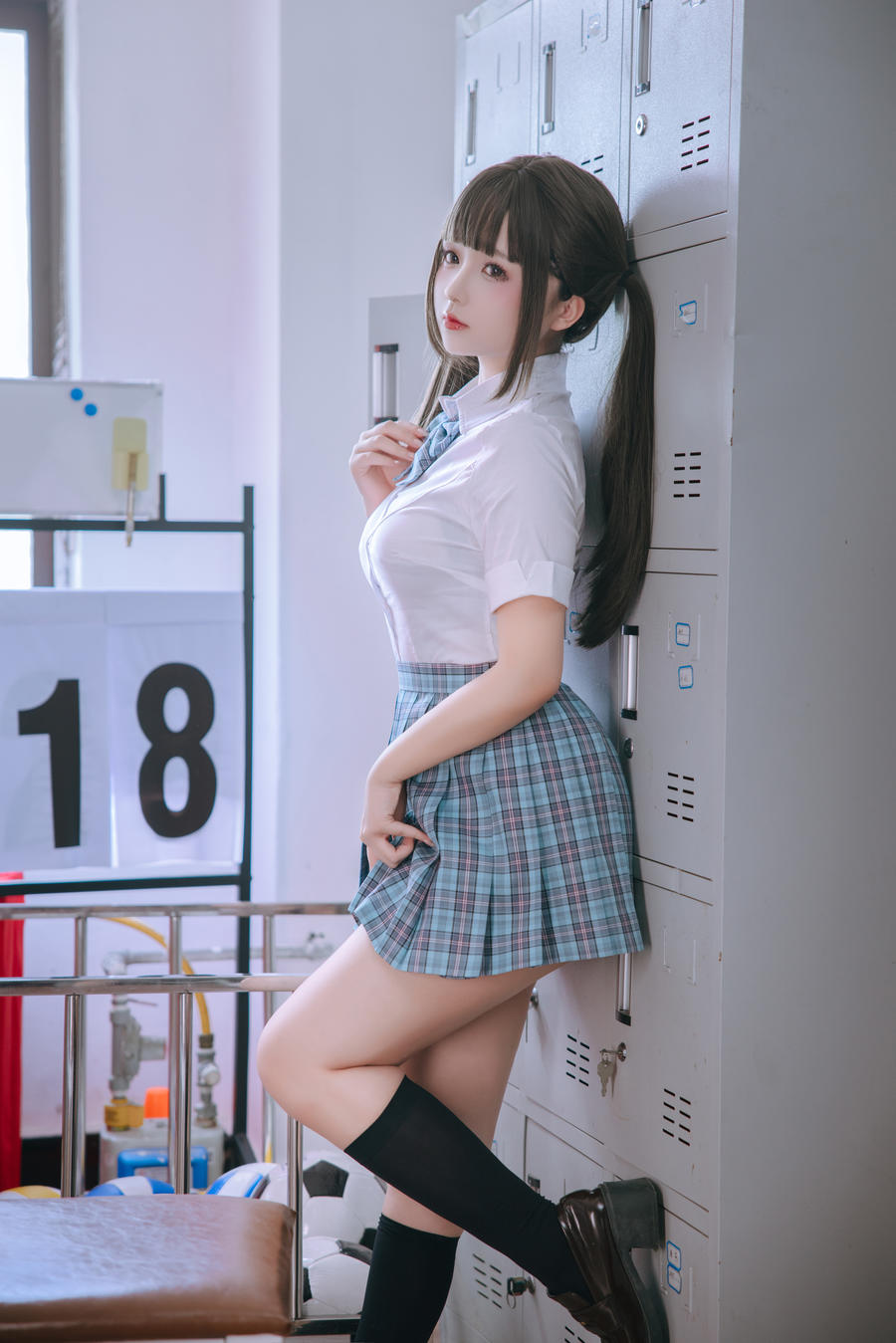 椎名莜(日奈娇) No.165 – 更衣室 [90P]-道友图库