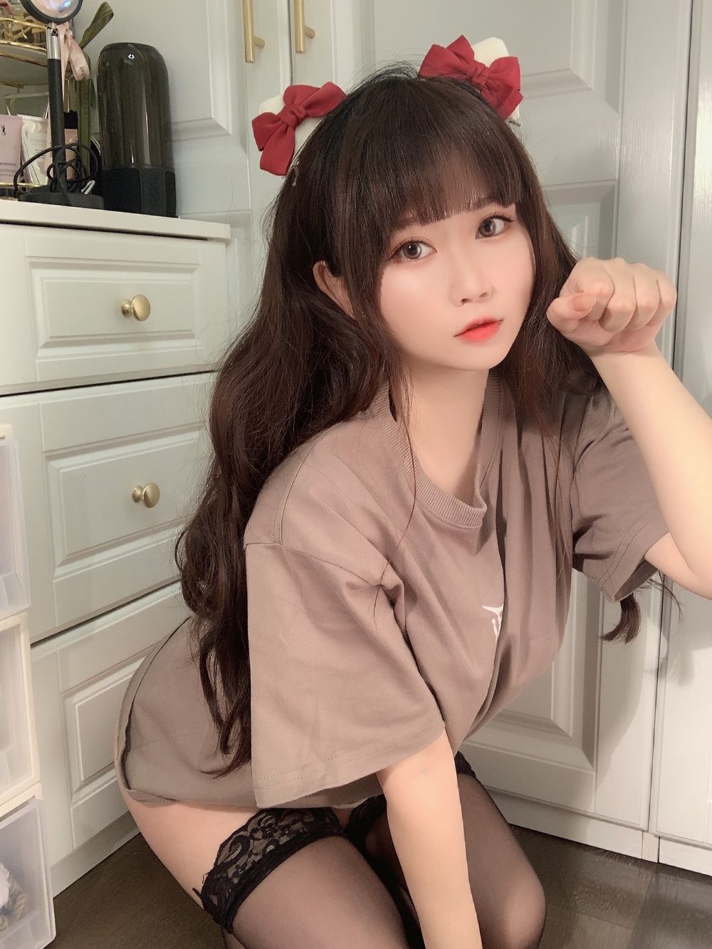 是依酱呀 No.040-T恤底下 [31P 2V]-道友图库