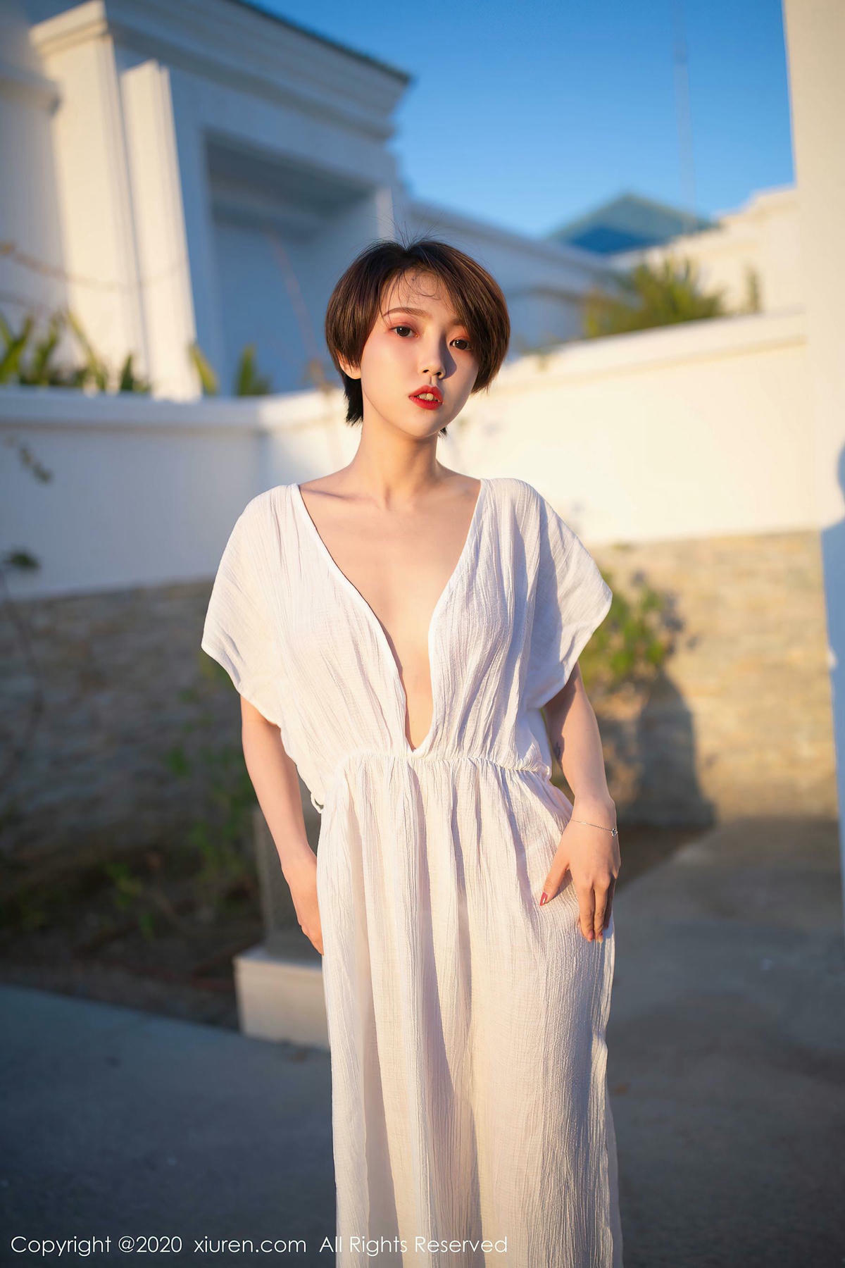 [XiuRen秀人网] No.2405 冯木木LRIS-道友图库